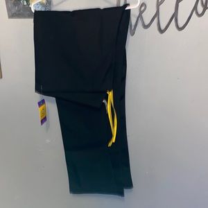 Wonder wink black scrub